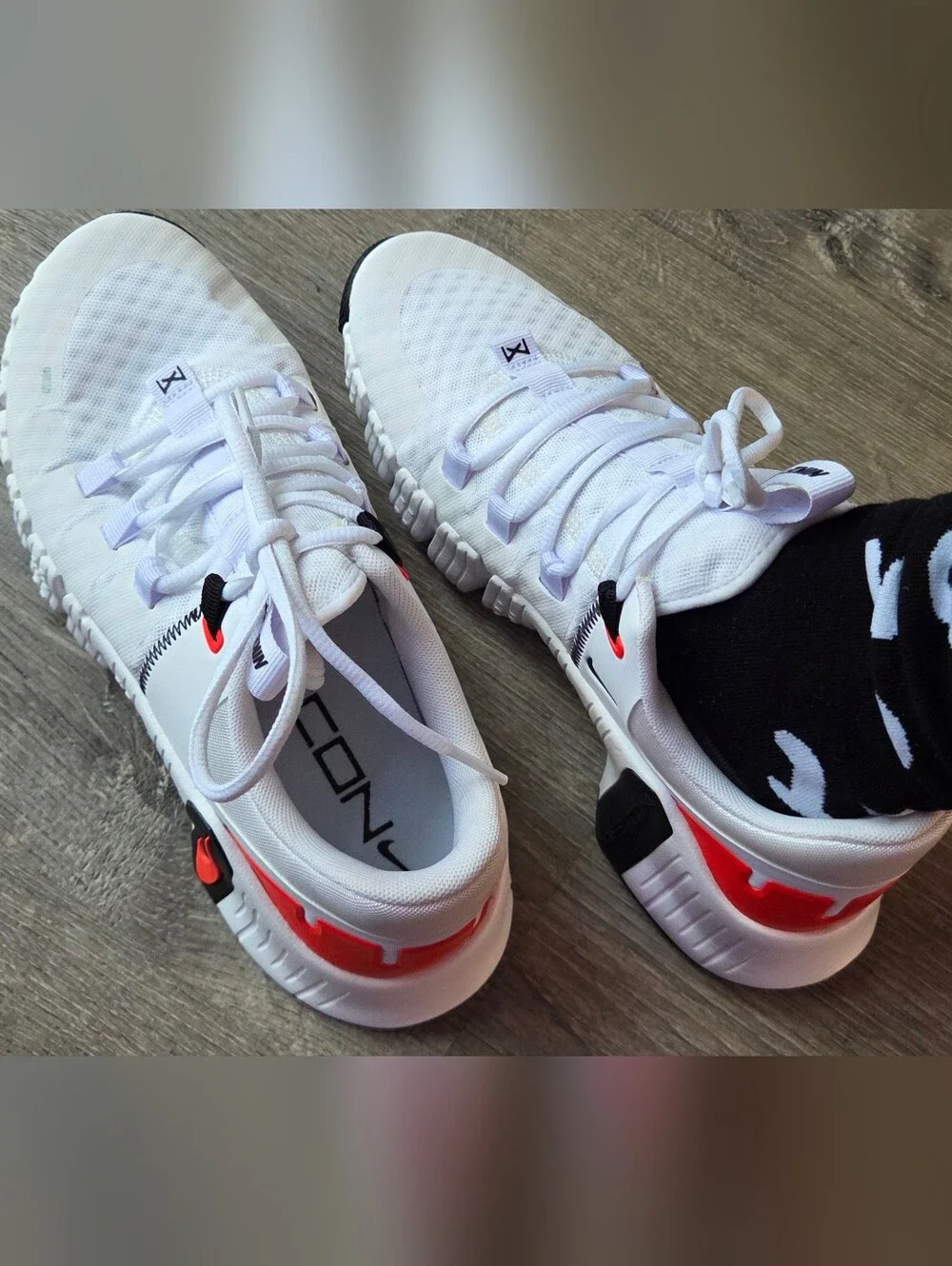 Nike Free Metcon 5 White Athletic Sneakers with Bright Crimson & Black Accent